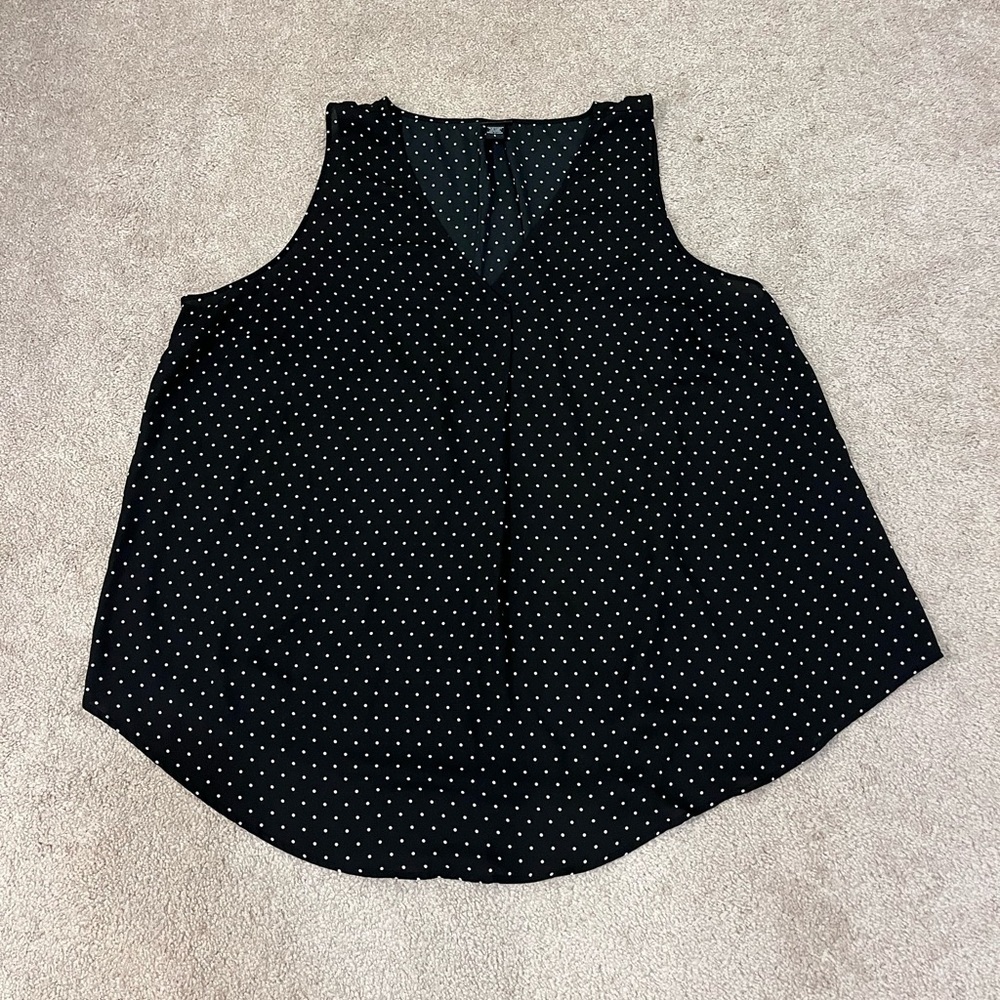Torrid Size 5 Georgette Single Pleat V-neck Polka Dot Tank Top